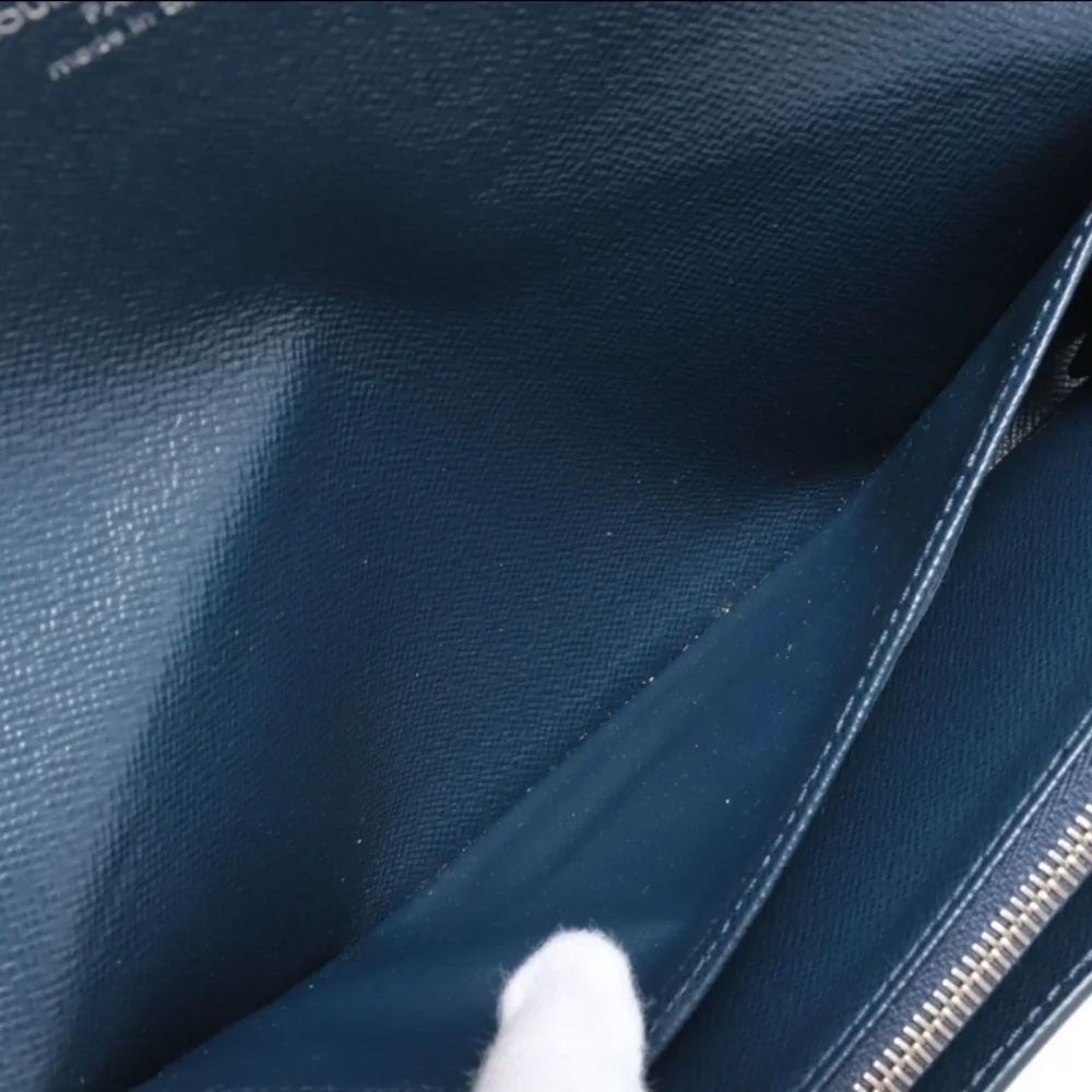 Authentic Louis Vuitton Epi Sarah Wallet - Picture 8 of 12